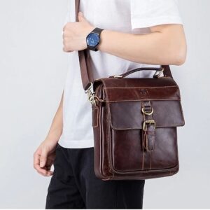 BOLSA DE OMBRO MASCULINA EM COURO MENSAGEIRO