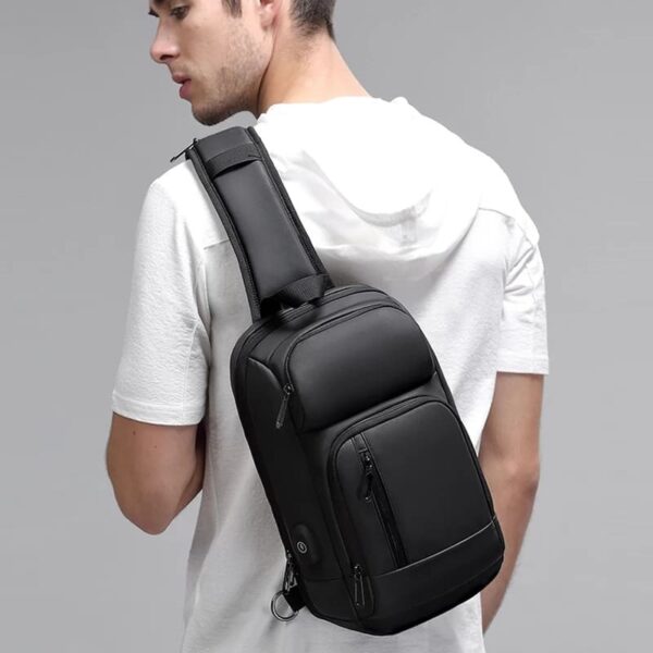 mochila transversal masculina 11