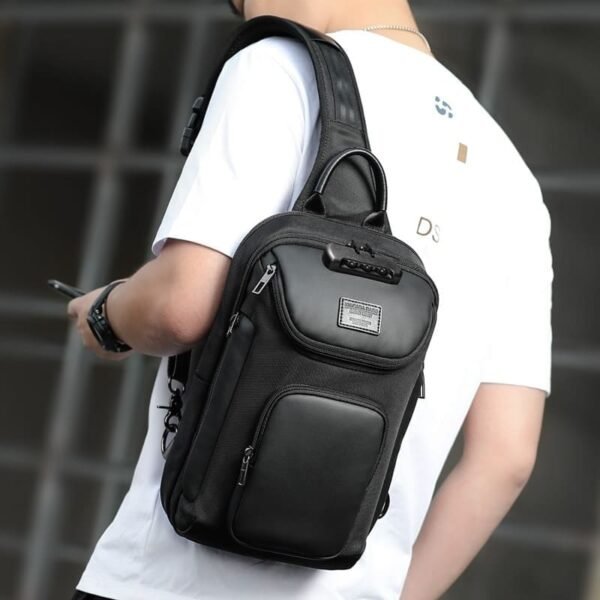 MOCHILA TRANSVERSAL MASCULINA USB ANTIFURTO - Image 3