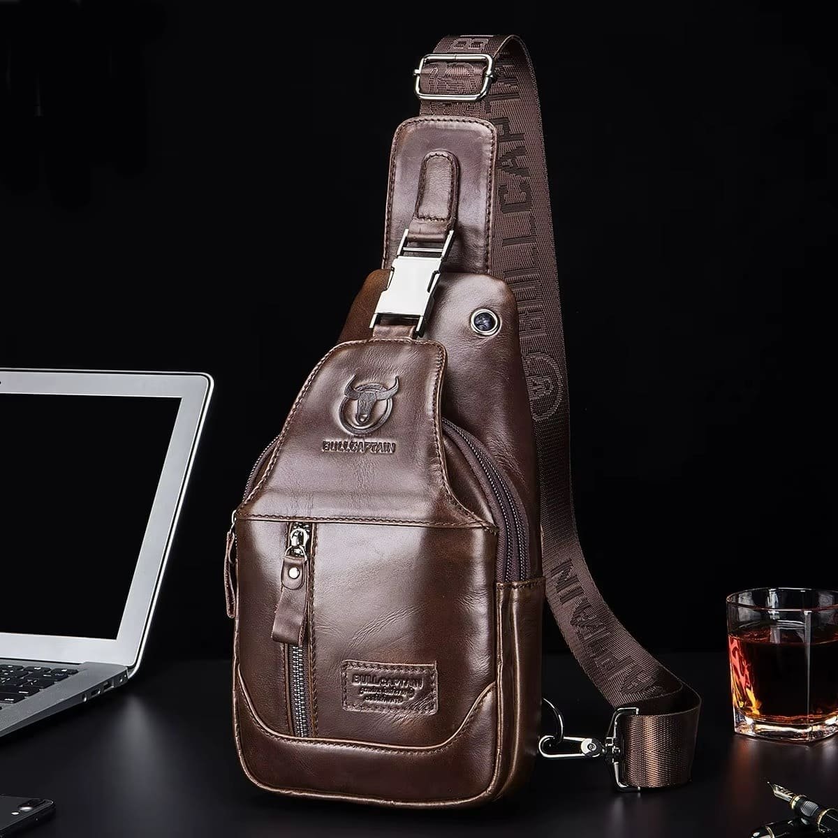 Bolsa Transversal Masculina Couro Bullcaptain 12 Bolsa Transversal Masculina Couro Bullcaptain - Imagem 12